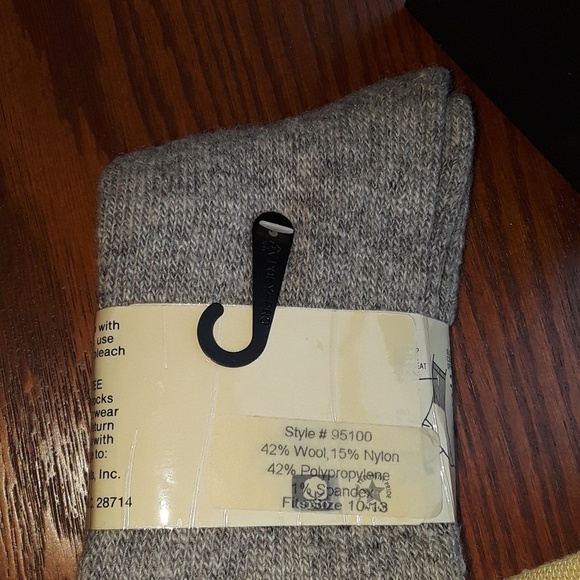 NWT Carnie O'Nell wool blend tall socks size 10-13 - Picture 4 of 8